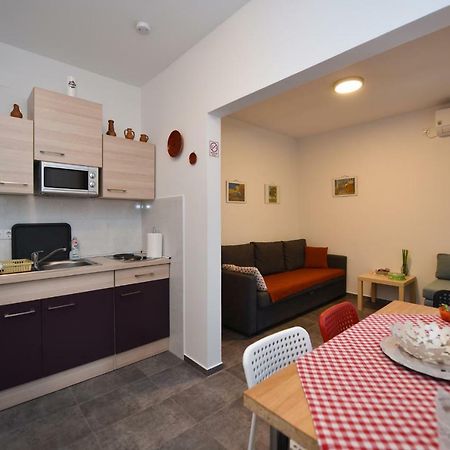 Apartments Enya Novalja Kültér fotó
