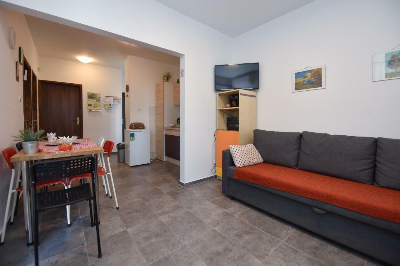 Apartments Enya Novalja Kültér fotó